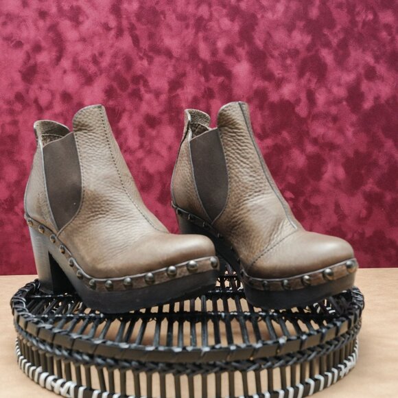 Pedro Garcia Women Brown Leather Studded Platform Heel Ankle Boots sz 6US EUR37 - Picture 1 of 6